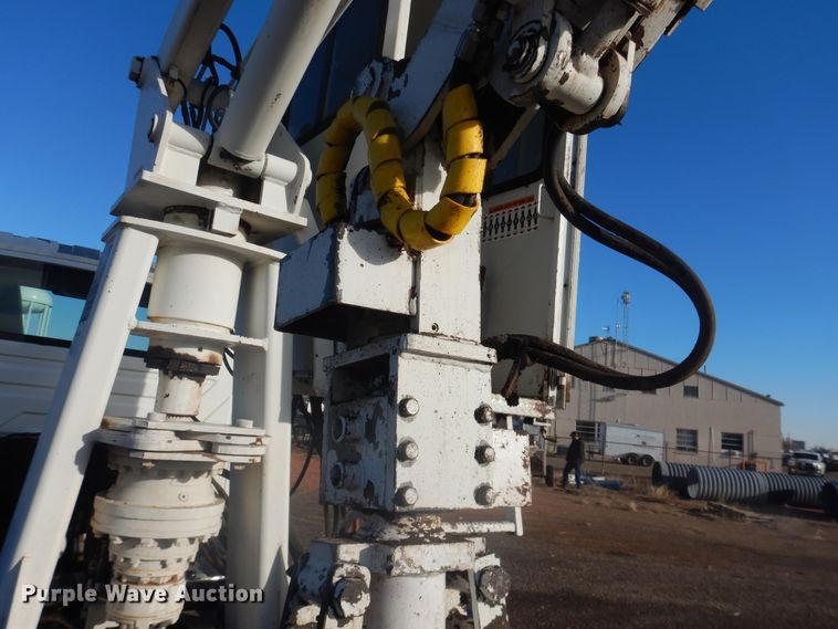 image for item HL9730 2003 International 7400  grapple loader truck