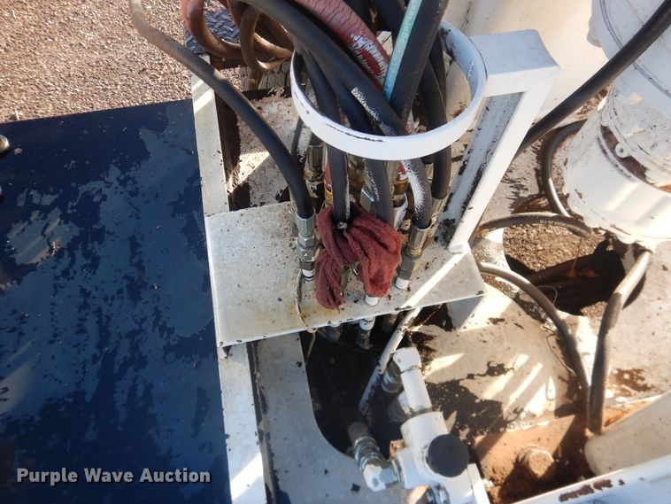 image for item HL9730 2003 International 7400  grapple loader truck