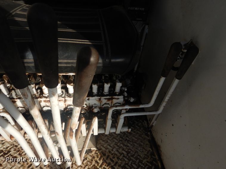 image for item HL9730 2003 International 7400  grapple loader truck