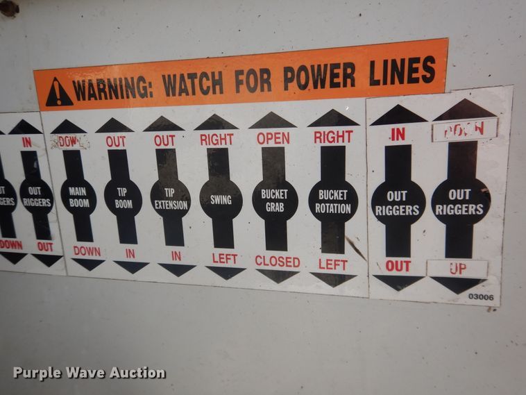 image for item HL9730 2003 International 7400  grapple loader truck