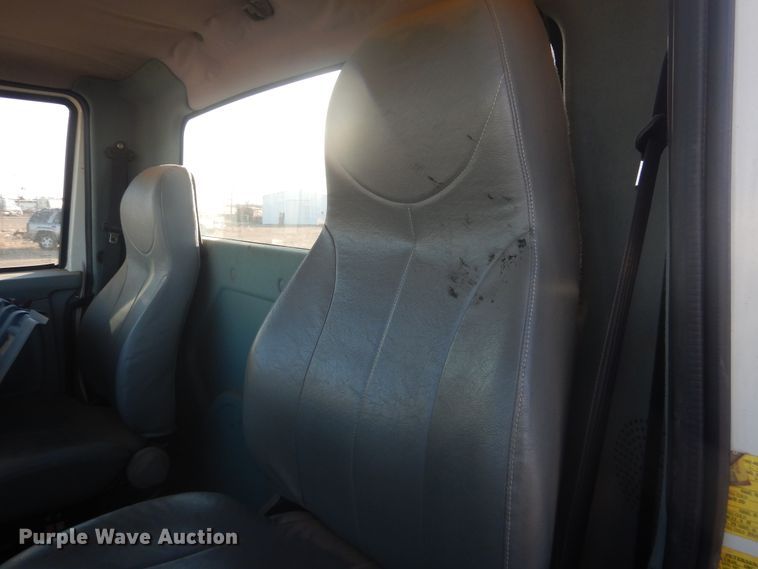 image for item HL9730 2003 International 7400  grapple loader truck