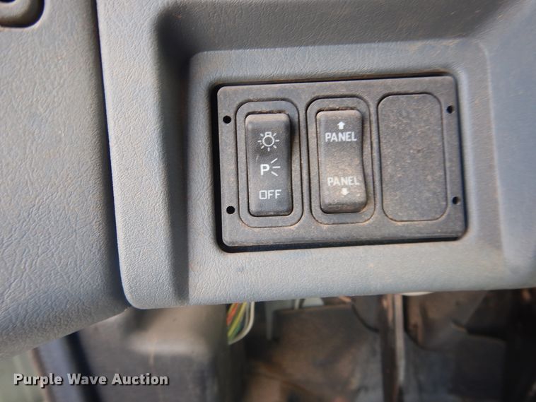 image for item HL9730 2003 International 7400  grapple loader truck