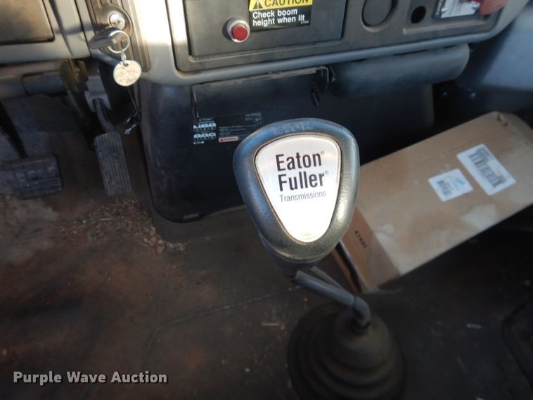 image for item HL9730 2003 International 7400  grapple loader truck