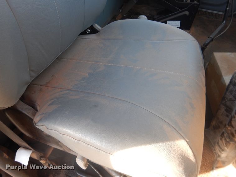 image for item HL9730 2003 International 7400  grapple loader truck