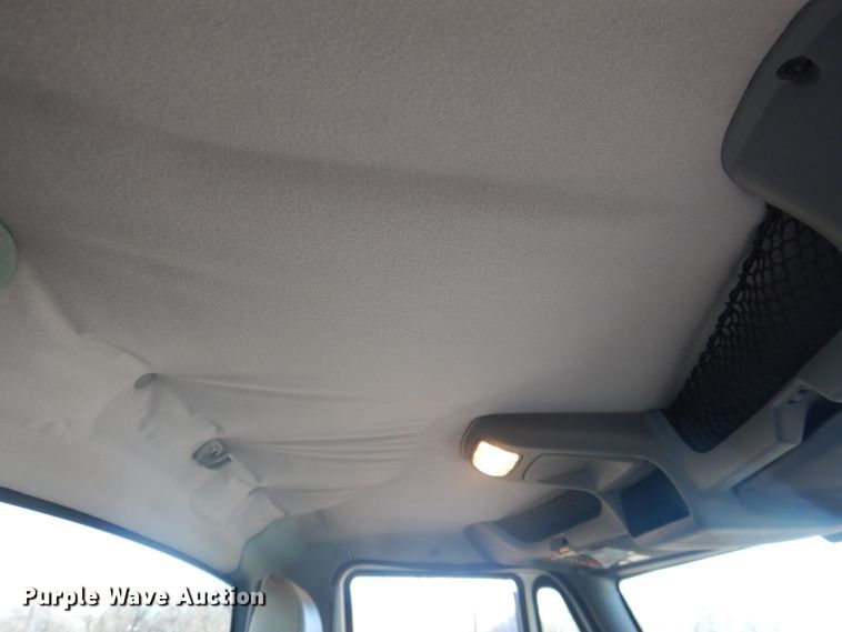 image for item HL9730 2003 International 7400  grapple loader truck