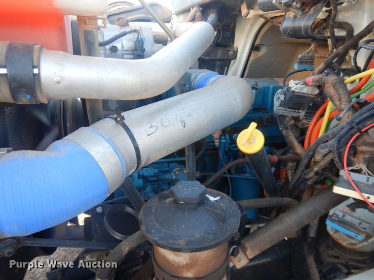 image for item HL9730 2003 International 7400  grapple loader truck