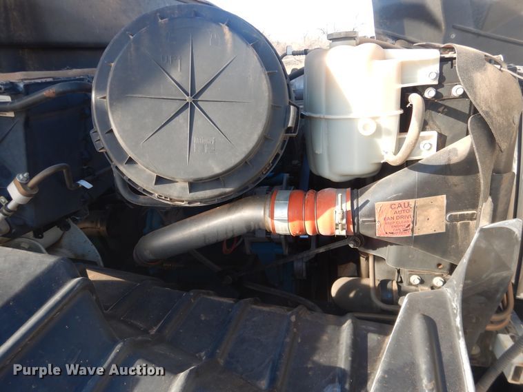 image for item HL9730 2003 International 7400  grapple loader truck