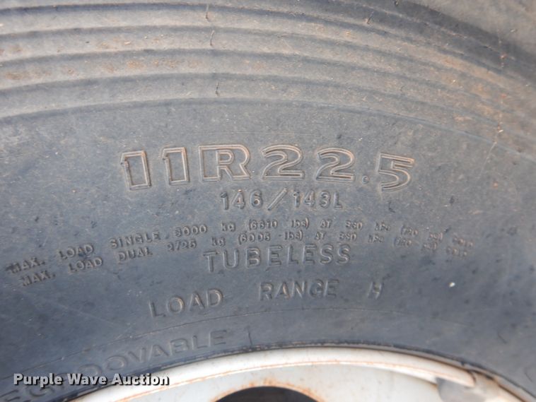 image for item HL9730 2003 International 7400  grapple loader truck