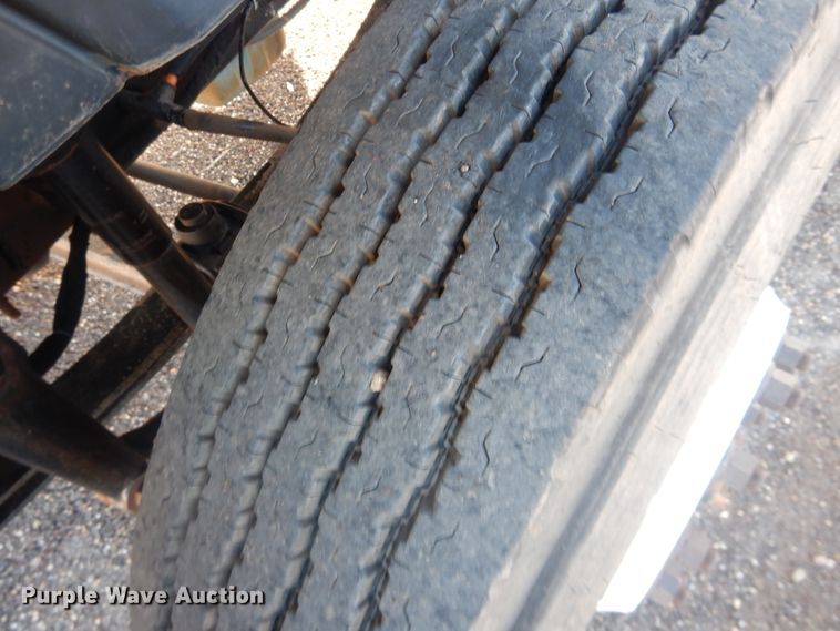 image for item HL9730 2003 International 7400  grapple loader truck