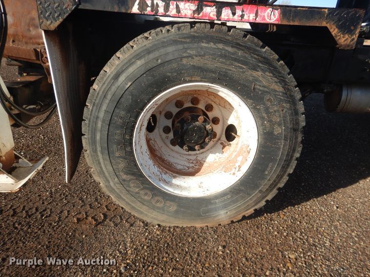 image for item HL9730 2003 International 7400  grapple loader truck