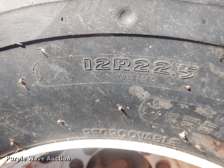 image for item HL9730 2003 International 7400  grapple loader truck