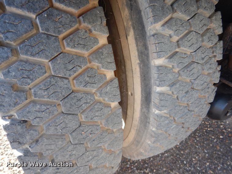 image for item HL9730 2003 International 7400  grapple loader truck