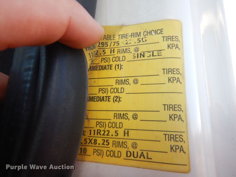 image for item HL9730 2003 International 7400  grapple loader truck