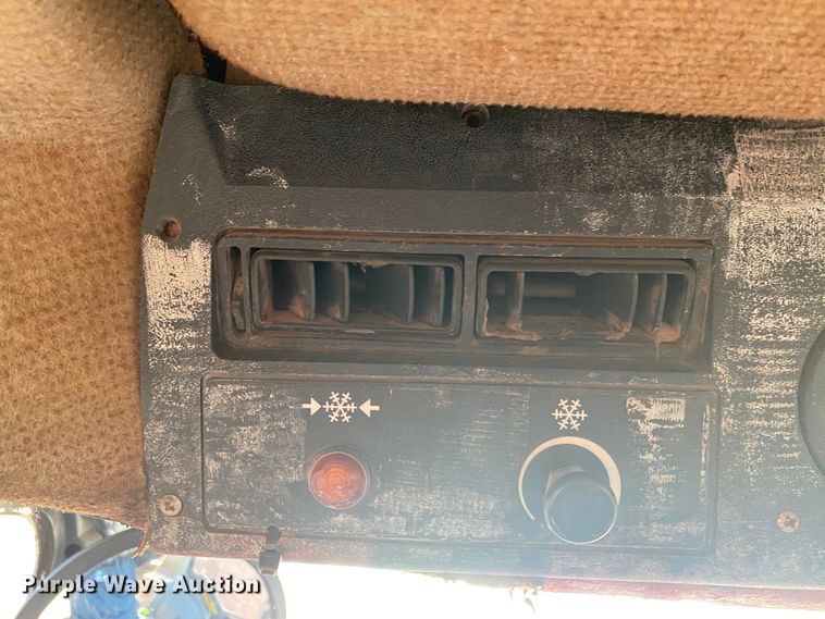 image for item HL9731 1993 Case IH 695  tractor