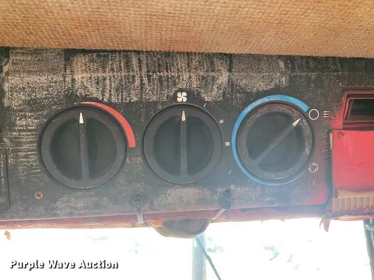 image for item HL9731 1993 Case IH 695  tractor