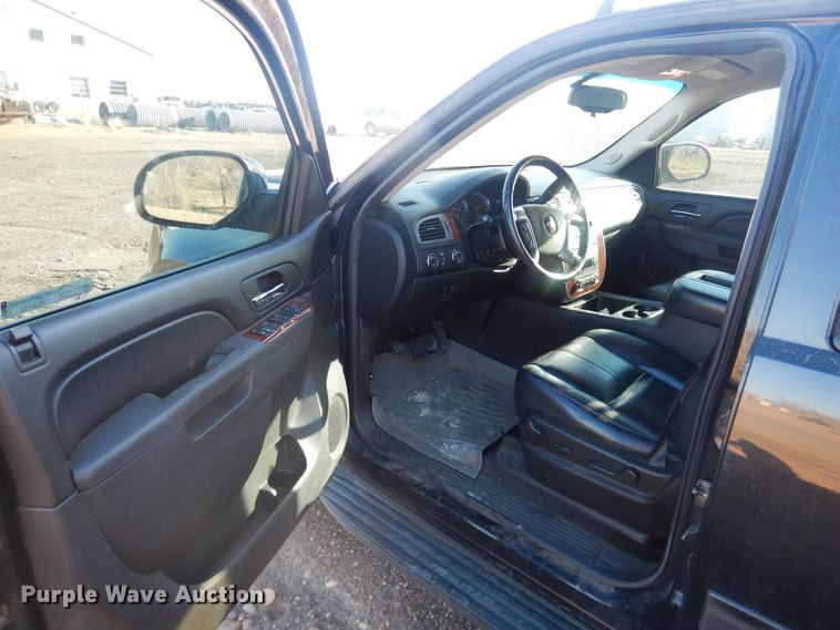 image for item HL9732 2011 Chevrolet Tahoe  SUV