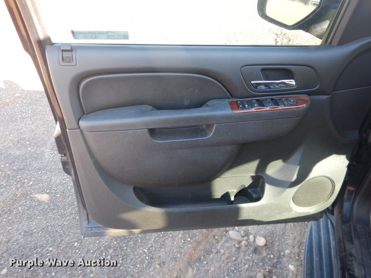 image for item HL9732 2011 Chevrolet Tahoe  SUV