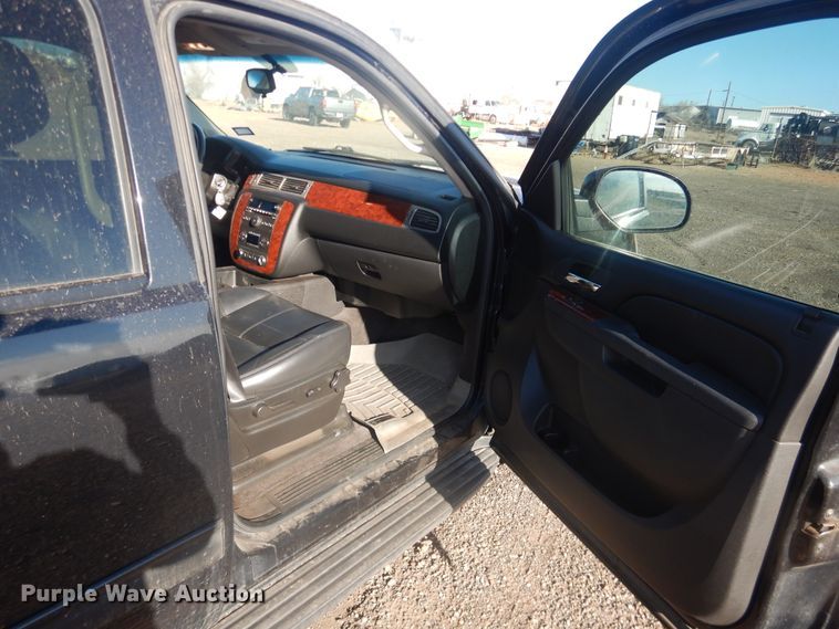 image for item HL9732 2011 Chevrolet Tahoe  SUV