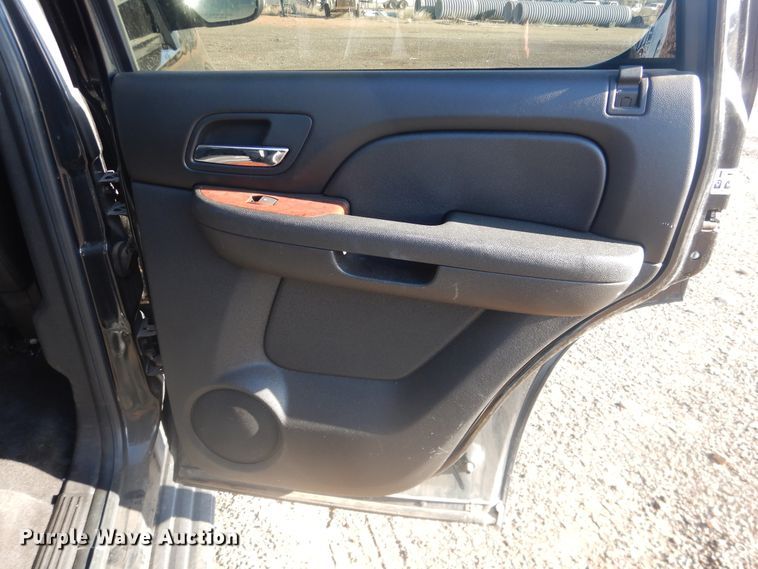 image for item HL9732 2011 Chevrolet Tahoe  SUV