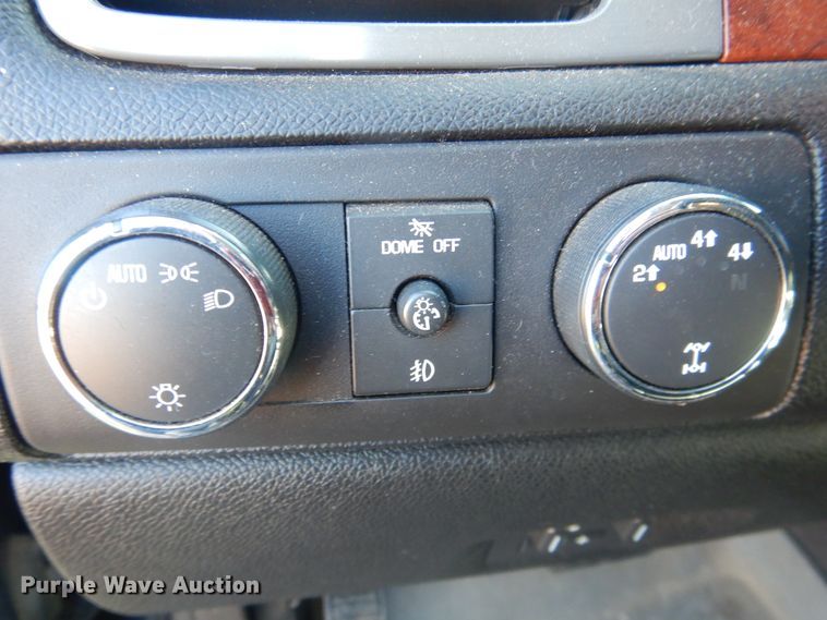 image for item HL9732 2011 Chevrolet Tahoe  SUV