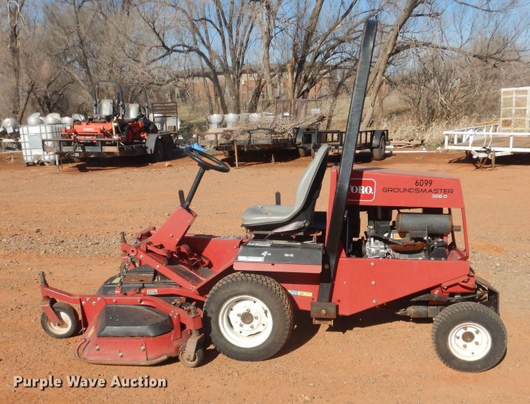 image for item HL9735 Toro Groundsmaster 328D  lawn mower