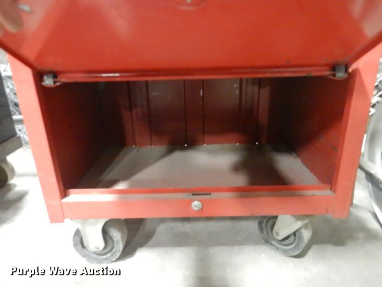 image for item HL9744 (2) toolboxes