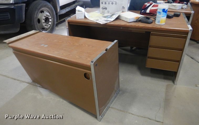 image for item HL9747 (2) desks