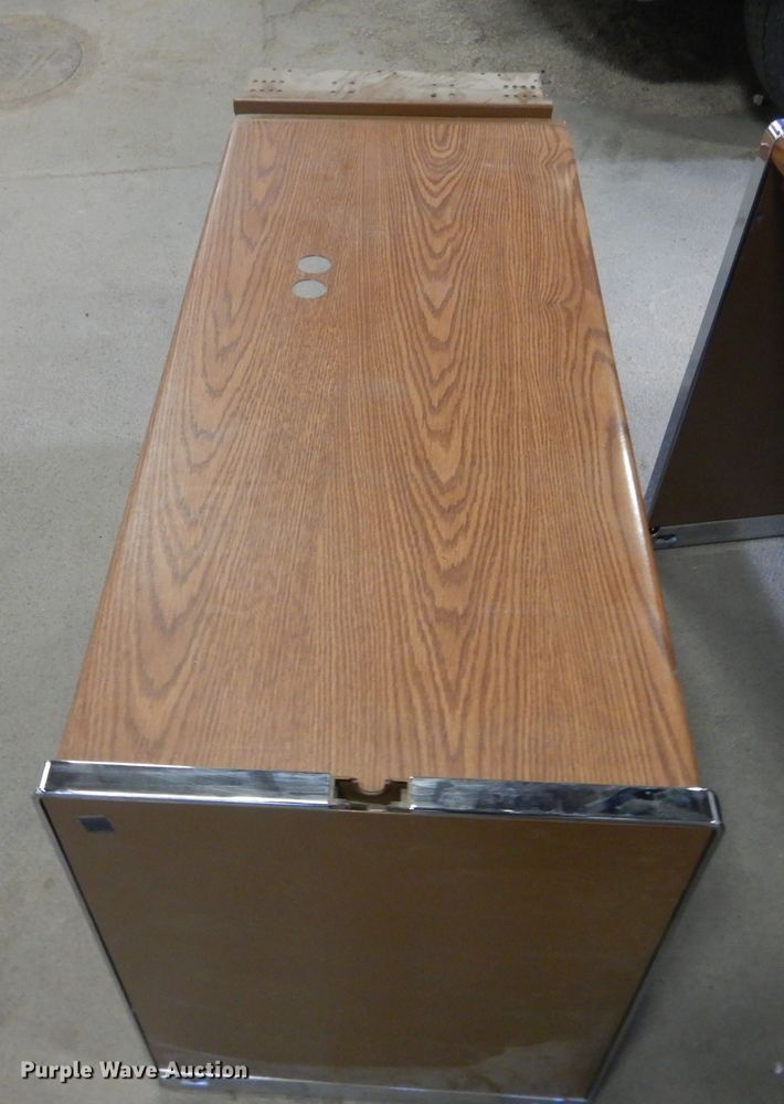 image for item HL9747 (2) desks