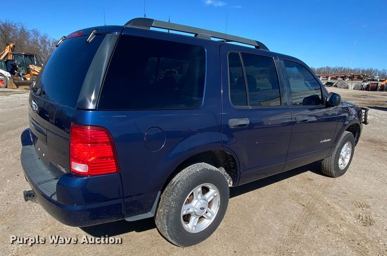 image for item HR9453 2005 Ford Explorer  SUV