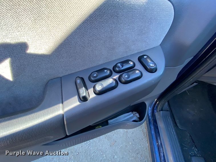 image for item HR9453 2005 Ford Explorer  SUV