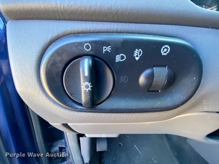 image for item HR9453 2005 Ford Explorer  SUV