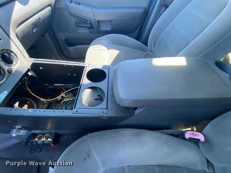 image for item HR9453 2005 Ford Explorer  SUV