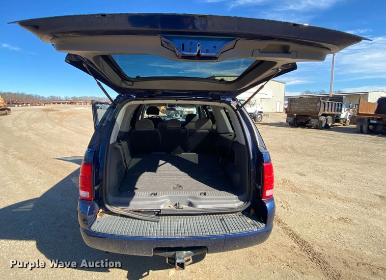 image for item HR9453 2005 Ford Explorer  SUV