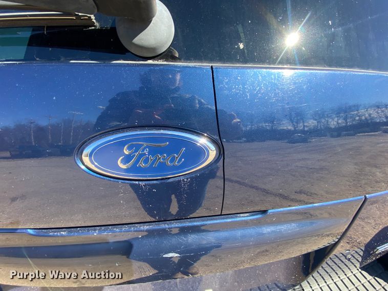 image for item HR9453 2005 Ford Explorer  SUV