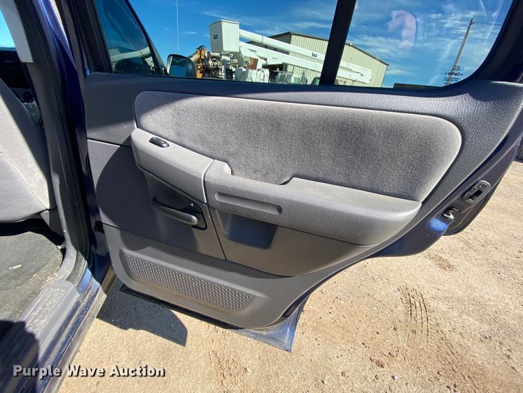 image for item HR9453 2005 Ford Explorer  SUV