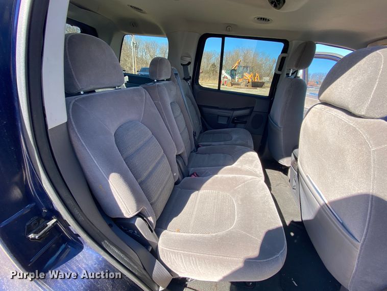 image for item HR9453 2005 Ford Explorer  SUV