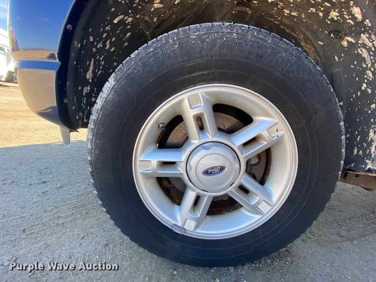 image for item HR9453 2005 Ford Explorer  SUV