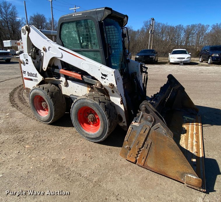 image for item HR9454 2010 Bobcat S650  skid steer loader