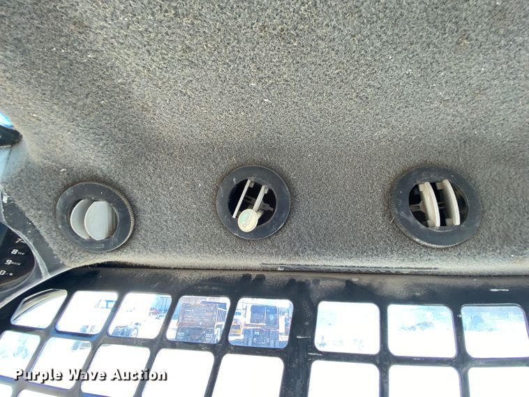 image for item HR9454 2010 Bobcat S650  skid steer loader