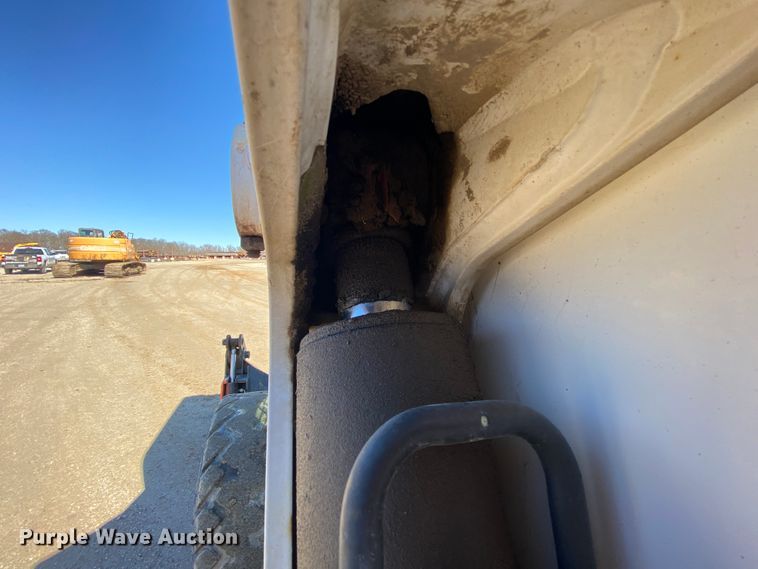 image for item HR9454 2010 Bobcat S650  skid steer loader