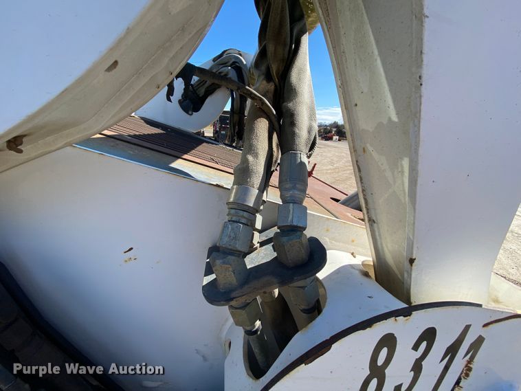 image for item HR9454 2010 Bobcat S650  skid steer loader