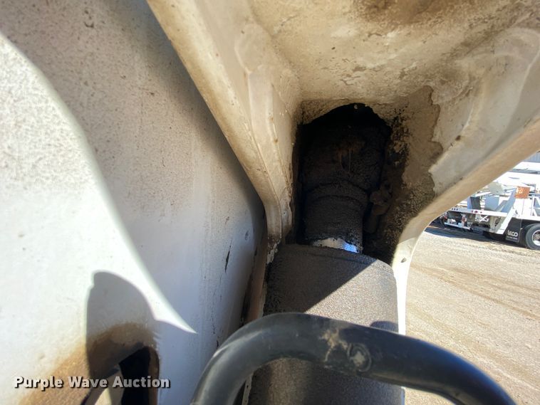 image for item HR9454 2010 Bobcat S650  skid steer loader