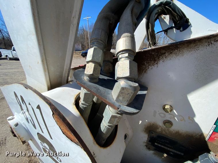 image for item HR9454 2010 Bobcat S650  skid steer loader