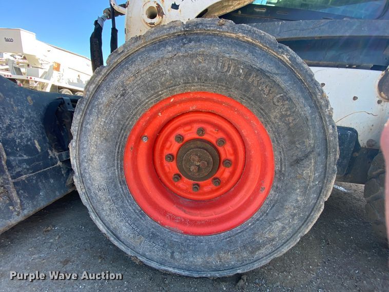 image for item HR9454 2010 Bobcat S650  skid steer loader