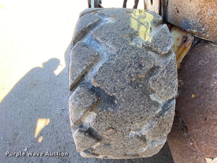 image for item HR9454 2010 Bobcat S650  skid steer loader