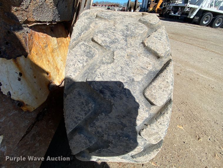 image for item HR9454 2010 Bobcat S650  skid steer loader