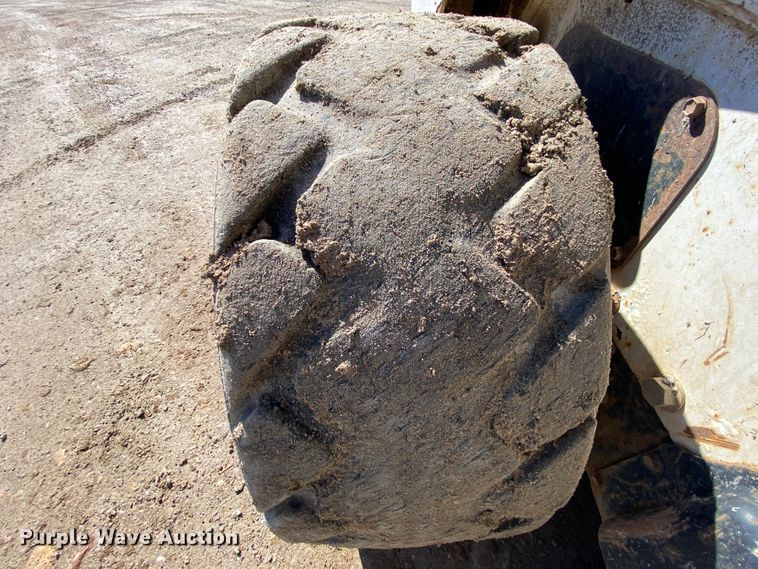 image for item HR9454 2010 Bobcat S650  skid steer loader