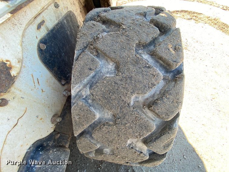 image for item HR9454 2010 Bobcat S650  skid steer loader