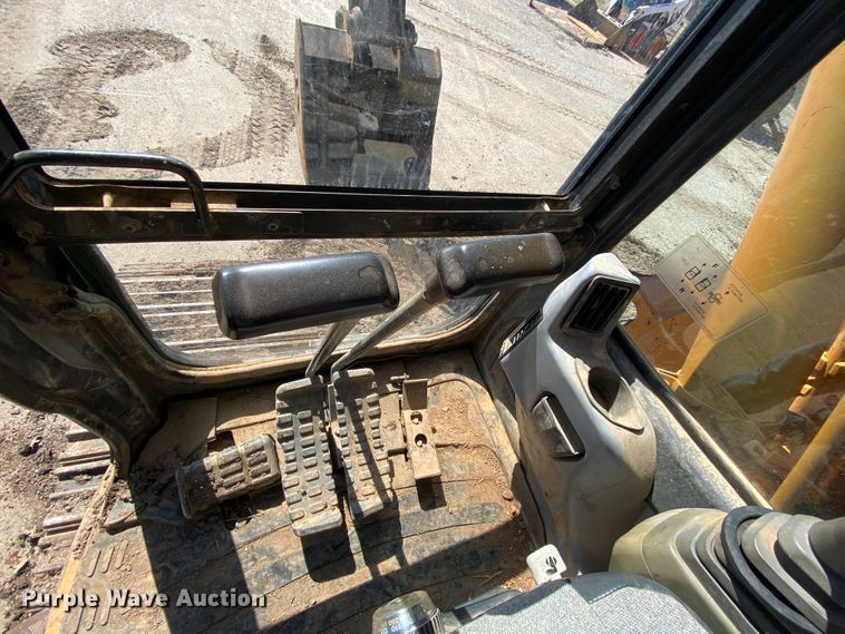 image for item HR9456 2003 Case CX225SR  excavator