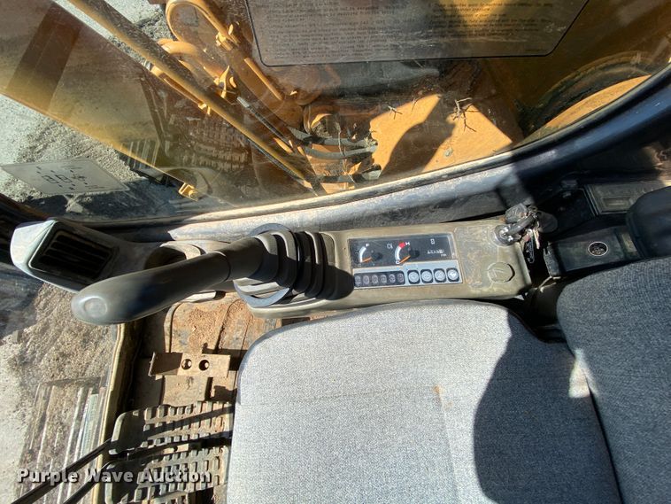 image for item HR9456 2003 Case CX225SR  excavator